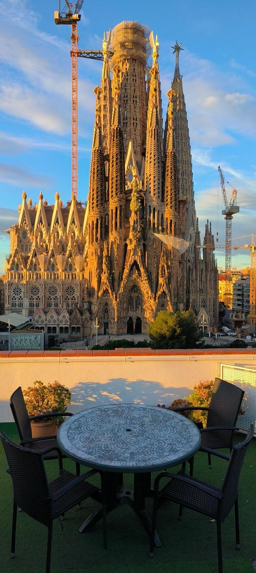 Absolute Sagrada Familia Apartment Barcelona Exterior photo